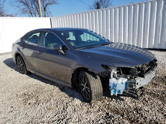 4T1G11AK6MU586389 - 2021 TOYOTA CAMRY SE GRAY photo 4