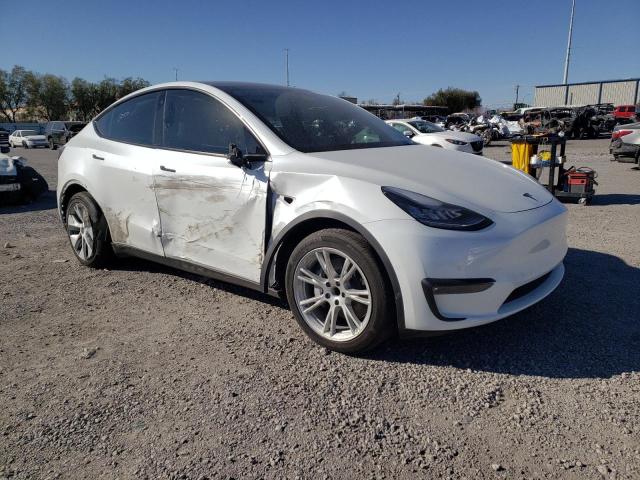 5YJYGDED2MF110458 - 2021 TESLA MODEL Y WHITE photo 4