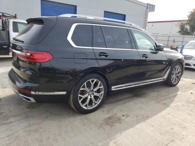 5UXCW2C09L9A03824 - 2020 BMW X7 XDRIVE4 BLACK photo 3