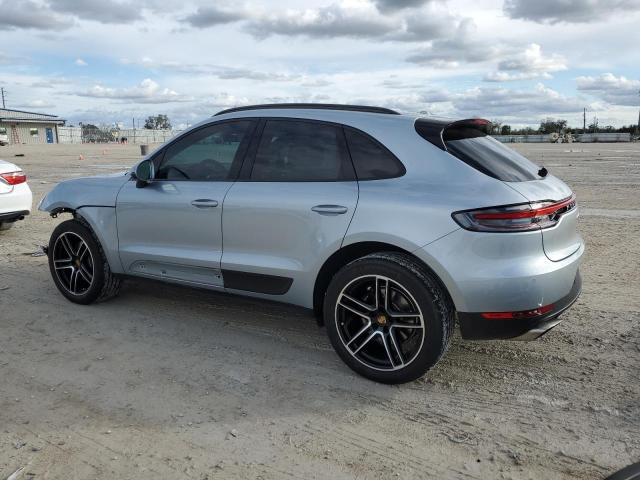 WP1AA2A58MLB18100 - 2021 PORSCHE MACAN SILVER photo 2