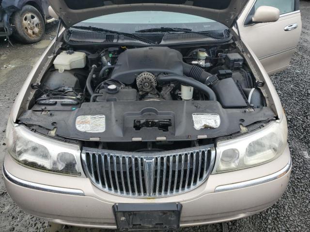 1LNFM81WXWY667812 - 1998 LINCOLN TOWN CAR EXECUTIVE BEIGE photo 11