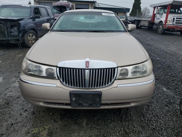 1LNFM81WXWY667812 - 1998 LINCOLN TOWN CAR EXECUTIVE BEIGE photo 5