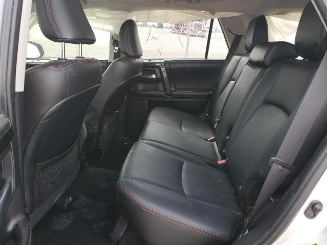 JTEBU5JR9G5338934 - 2016 TOYOTA 4RUNNER SR5/SR5 PREMIUM 银色 照片 11