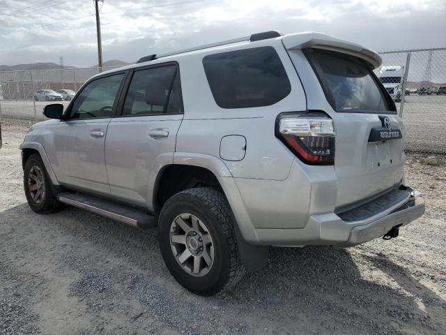 JTEBU5JR9G5338934 - 2016 TOYOTA 4RUNNER SR5/SR5 PREMIUM 银色 照片 2