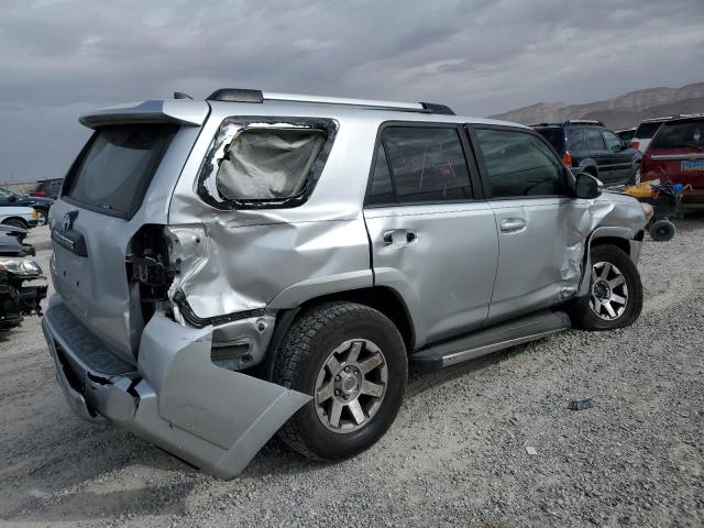 JTEBU5JR9G5338934 - 2016 TOYOTA 4RUNNER SR5/SR5 PREMIUM 银色 照片 3