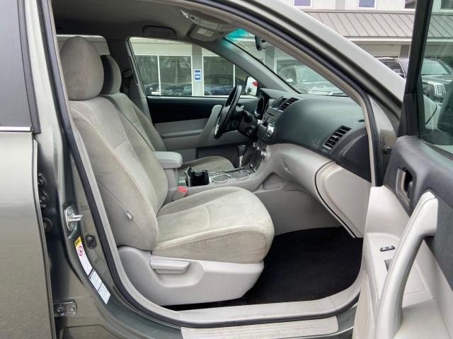 5TDBK3EH1BS078290 - 2011 TOYOTA HIGHLANDER BASE رمادي صورة 5