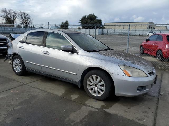 JHMCM56457C026013 - 2007 HONDA ACCORD LX SILVER photo 4