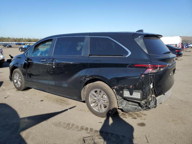 5TDYRKEC8PS137749 - 2023 TOYOTA SIENNA XLE BLACK photo 2