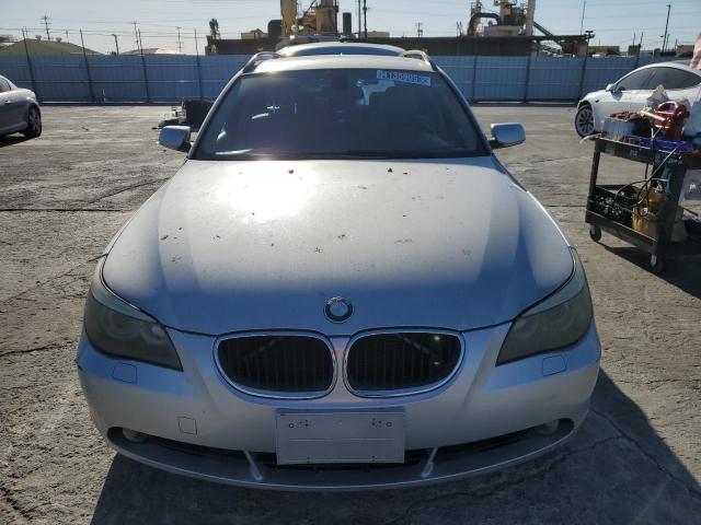 WBANN73596CN00492 - 2006 BMW 530 XIT SILVER photo 5