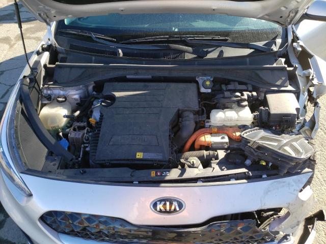 KNDCB3LC4L5398206 - 2020 KIA NIRO LX SILVER photo 11