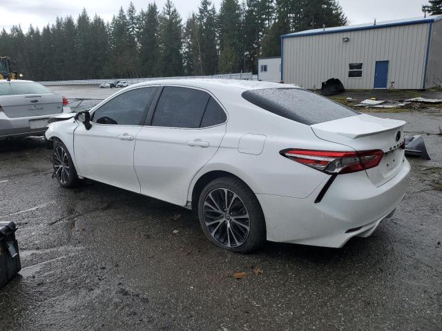 4T1B11HK2JU638497 - 2018 TOYOTA CAMRY L WHITE photo 2