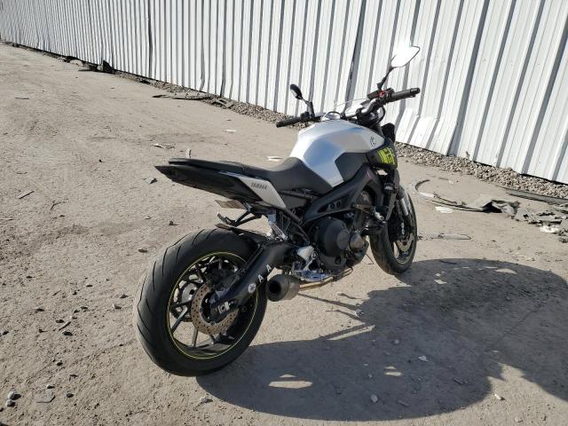 JYARN53E7HA002553 - 2017 YAMAHA FZ09 SILVER photo 4