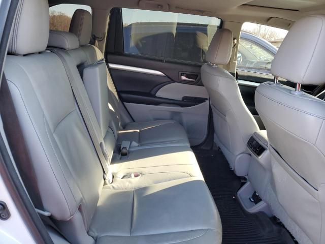 5TDJKRFH5GS278755 - 2016 TOYOTA HIGHLANDER XLE WHITE photo 11