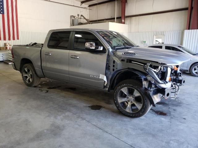 1C6SRFJT2PN666081 - 2023 RAM 1500 LARAMIE GRAY photo 4