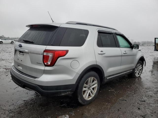 1FM5K8D83JGA27986 - 2018 FORD EXPLORER XLT SILVER photo 3