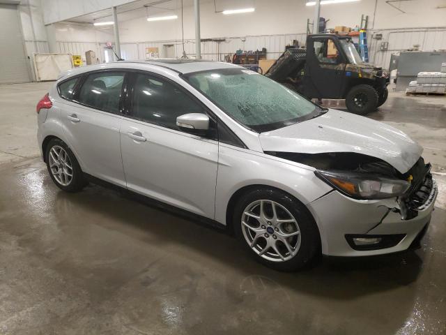 1FADP3K26FL348315 - 2015 FORD FOCUS SE SILVER photo 4