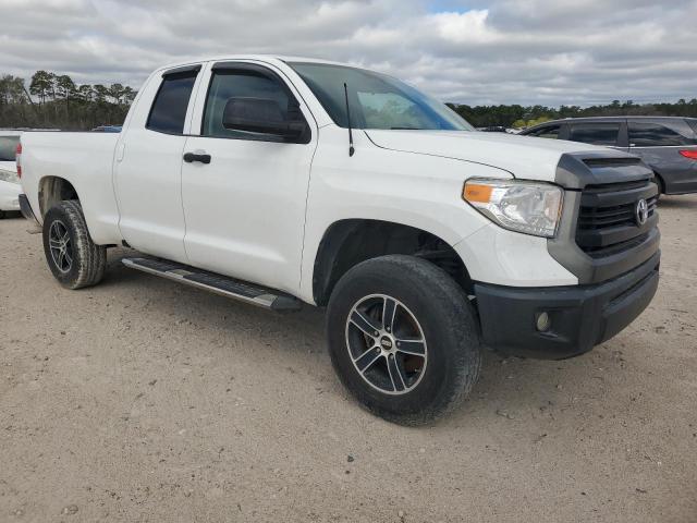 5TFRM5F19HX117992 - 2017 TOYOTA TUNDRA DOUBLE CAB SR/SR5 WHITE photo 4