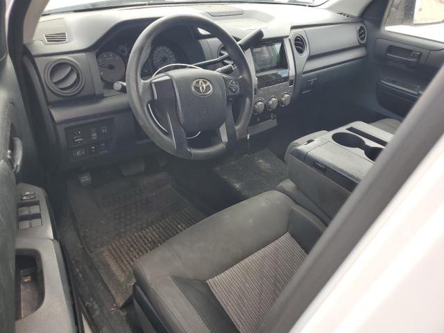 5TFRM5F19HX117992 - 2017 TOYOTA TUNDRA DOUBLE CAB SR/SR5 WHITE photo 8