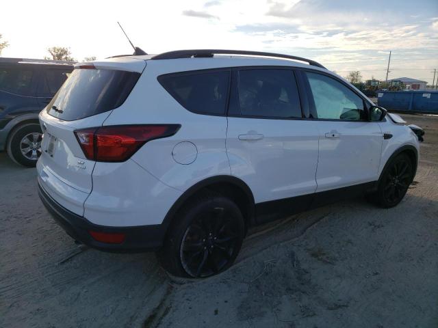 1FMCU0GD5KUB21138 - 2019 FORD ESCAPE SE WHITE photo 3