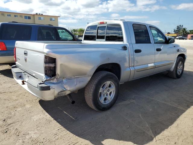 1D7HE48K25S329902 - 2005 DODGE DAKOTA QUAD SLT SILVER photo 3