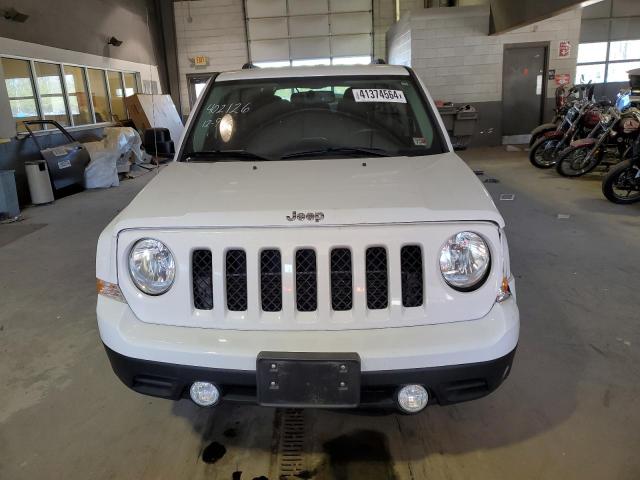 1C4NJPFB8HD183026 - 2017 JEEP PATRIOT LATITUDE WHITE photo 5