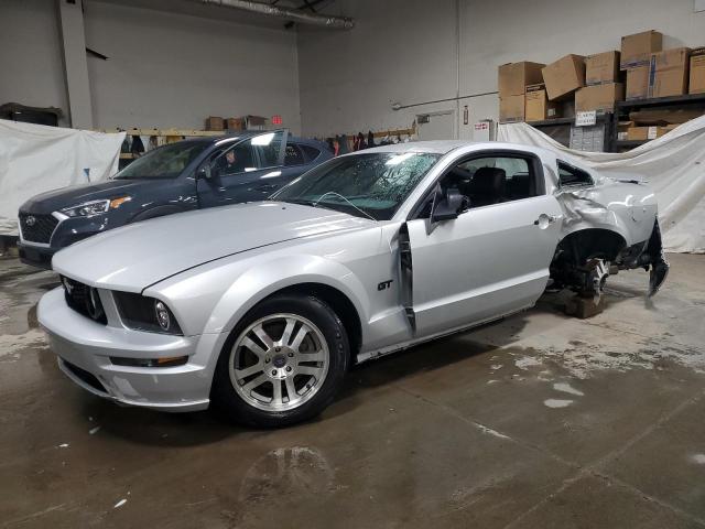 1ZVHT82H255128081 - 2005 FORD MUSTANG GT SILVER photo 1