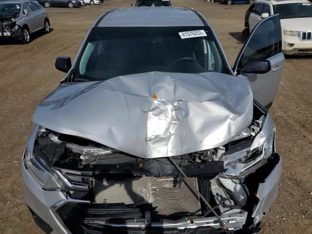 1GNERFKW6JJ217068 - 2018 CHEVROLET TRAVERSE LS SILVER photo 11