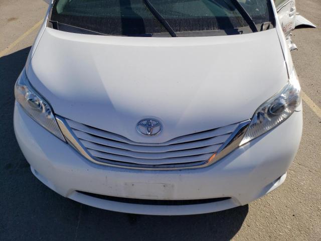 5TDKK3DC4GS744071 - 2016 TOYOTA SIENNA LE WHITE photo 12