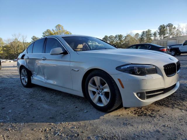 WBAXH5C51DDW14238 - 2013 BMW 528 XI WHITE photo 4