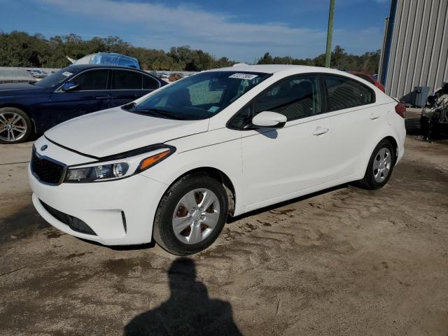 3KPFK4A74HE073852 - 2017 KIA FORTE LX WHITE photo 1