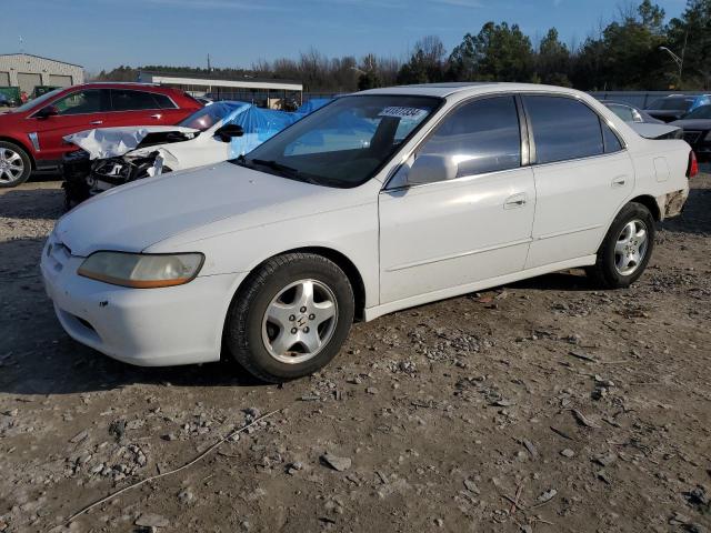 1HGCG1650XA000460 - 1999 HONDA ACCORD EX WHITE photo 1