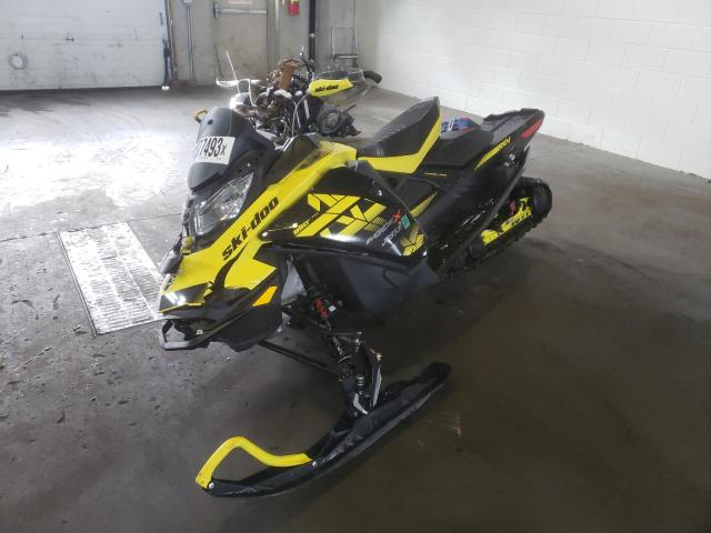 2BPSUUJF8JV000057 - 2018 SKI DOO MXZX YELLOW photo 2