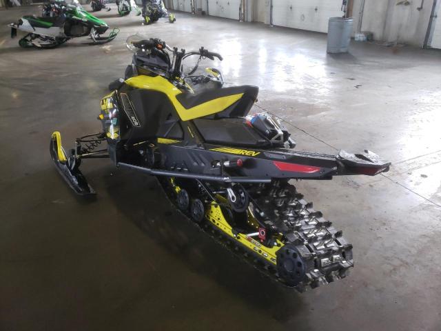 2BPSUUJF8JV000057 - 2018 SKI DOO MXZX YELLOW photo 3