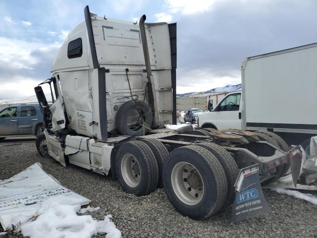 4V4NC9EH9DN138665 - 2013 VOLVO VN VNL WHITE photo 3