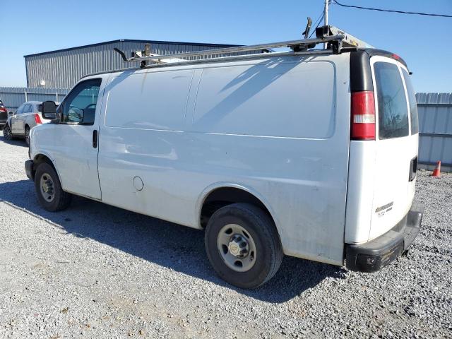 1GCWGFCA2D1142959 - 2013 CHEVROLET EXPRESS G2 WHITE photo 2