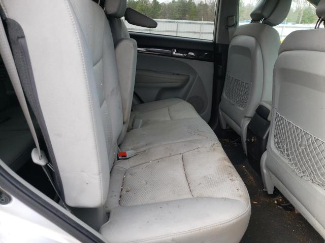 5XYKTDA19BG063030 - 2011 KIA SORENTO BASE SILVER photo 11