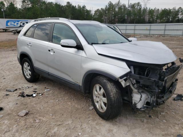 5XYKTDA19BG063030 - 2011 KIA SORENTO BASE SILVER photo 4