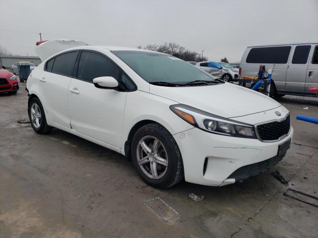 3KPFK4A79JE166307 - 2018 KIA FORTE LX WHITE photo 4