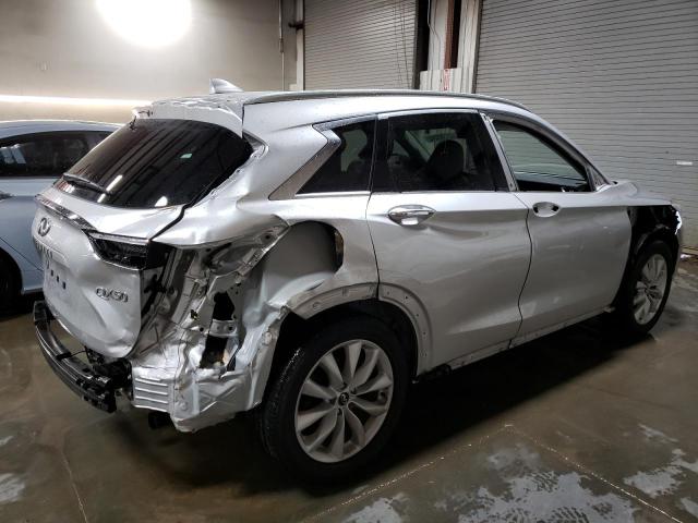 3PCAJ5M39KF119155 - 2019 INFINITI QX50 ESSENTIAL SILVER photo 3