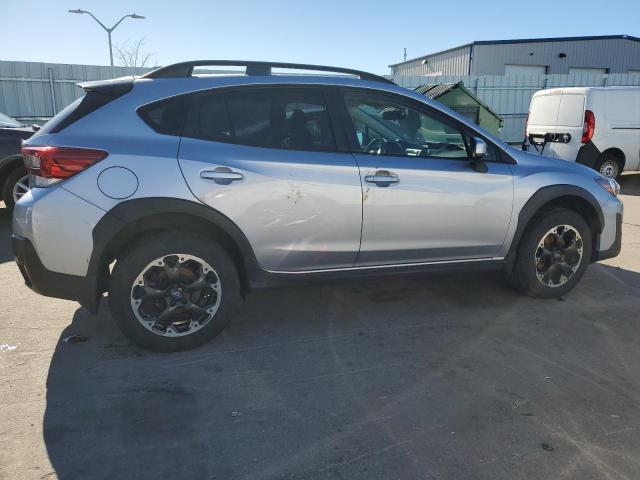 JF2GTAEC8M8320075 - 2021 SUBARU CROSSTREK PREMIUM SILVER photo 3