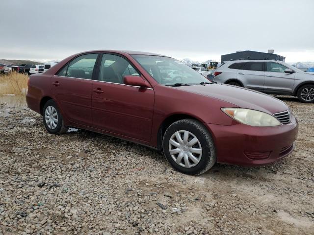 JTDBE32K853034610 - 2005 TOYOTA CAMRY LE RED photo 4