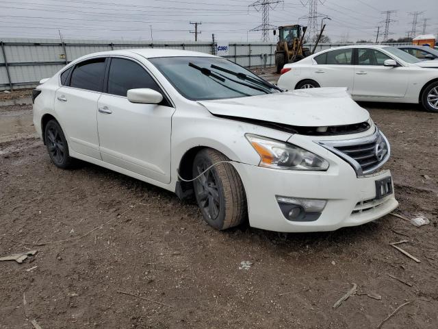 1N4AL3AP7FC205837 - 2015 NISSAN ALTIMA 2.5 WHITE photo 4