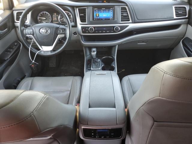 5TDKKRFH1FS060833 - 2015 TOYOTA HIGHLANDER XLE SILVER photo 8