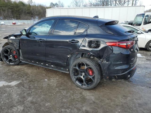 ZASPAKBN2N7D49215 - 2022 ALFA ROMEO STELVIO TI Սև լուսանկար 2