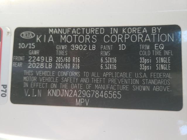 KNDJN2A29G7846565 - 2016 KIA SOUL WHITE photo 12