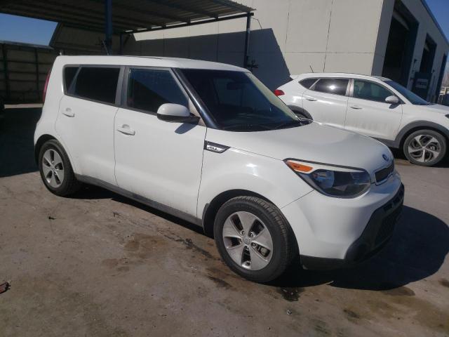 KNDJN2A29G7846565 - 2016 KIA SOUL WHITE photo 4