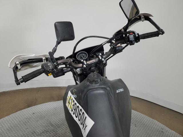 JS1SP46A0H2101769 - 2017 SUZUKI DR650 SE BLACK photo 7