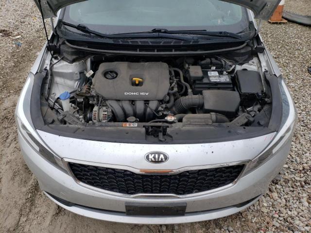 3KPFK4A70JE184744 - 2018 KIA FORTE LX SILVER photo 11