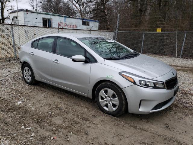 3KPFK4A70JE184744 - 2018 KIA FORTE LX SILVER photo 4