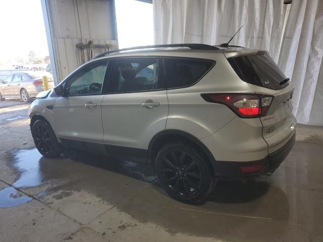 1FMCU9GD2JUB18927 - 2018 FORD ESCAPE SE SILVER photo 2